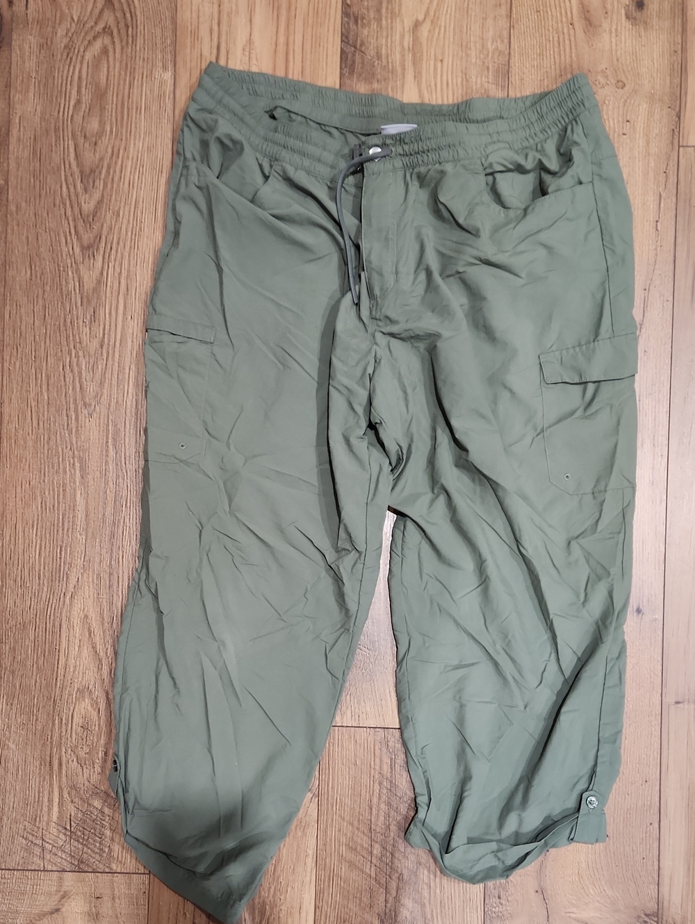 Columbia Olive Green Cropped Cargo Pants